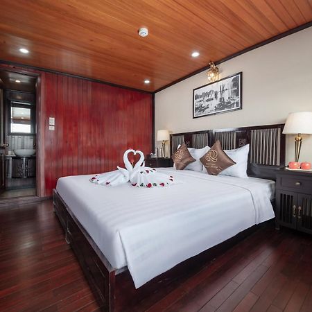 Ruby Cruise Hotel Hạ Long-öböl Kültér fotó