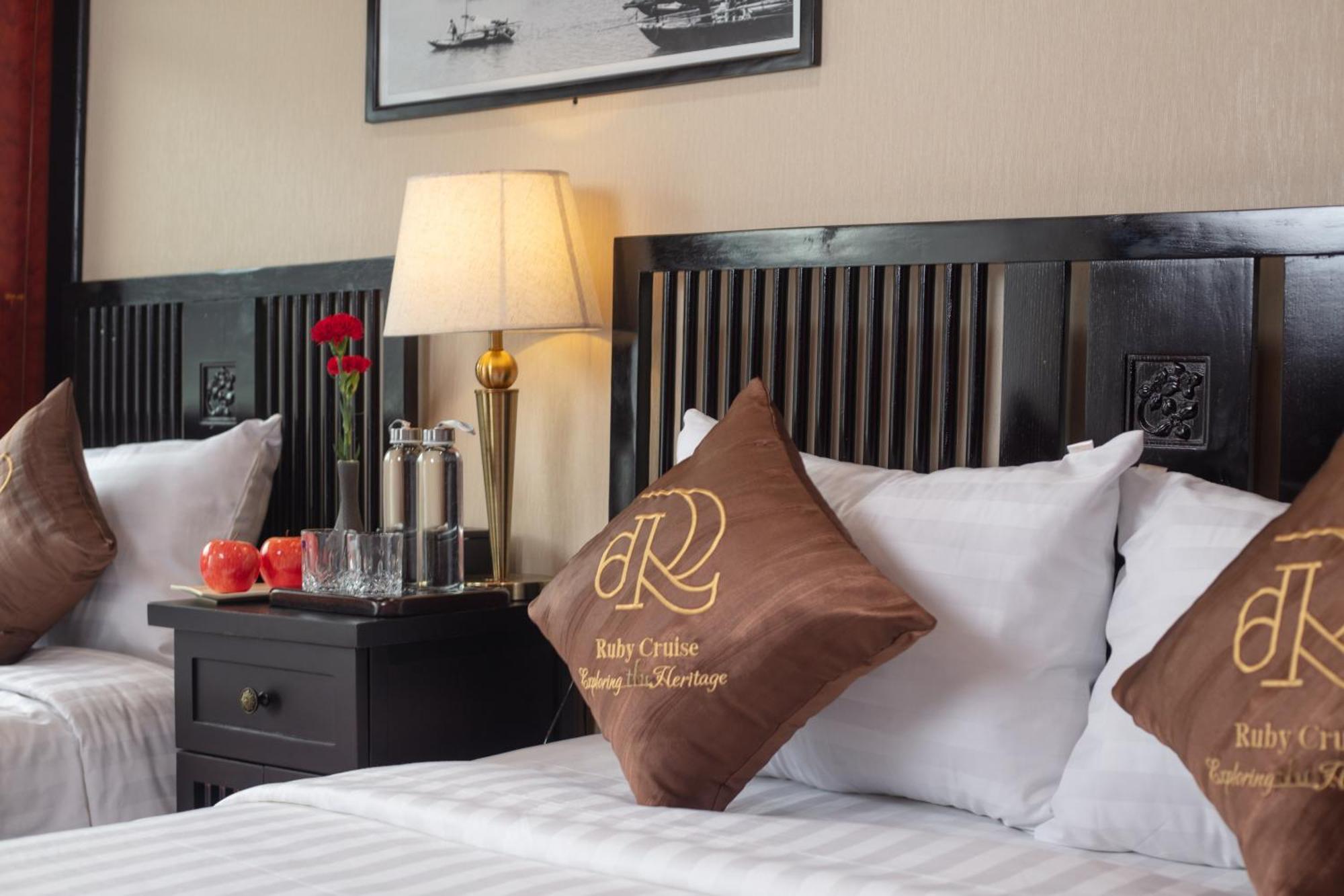 Ruby Cruise Hotel Hạ Long-öböl Kültér fotó