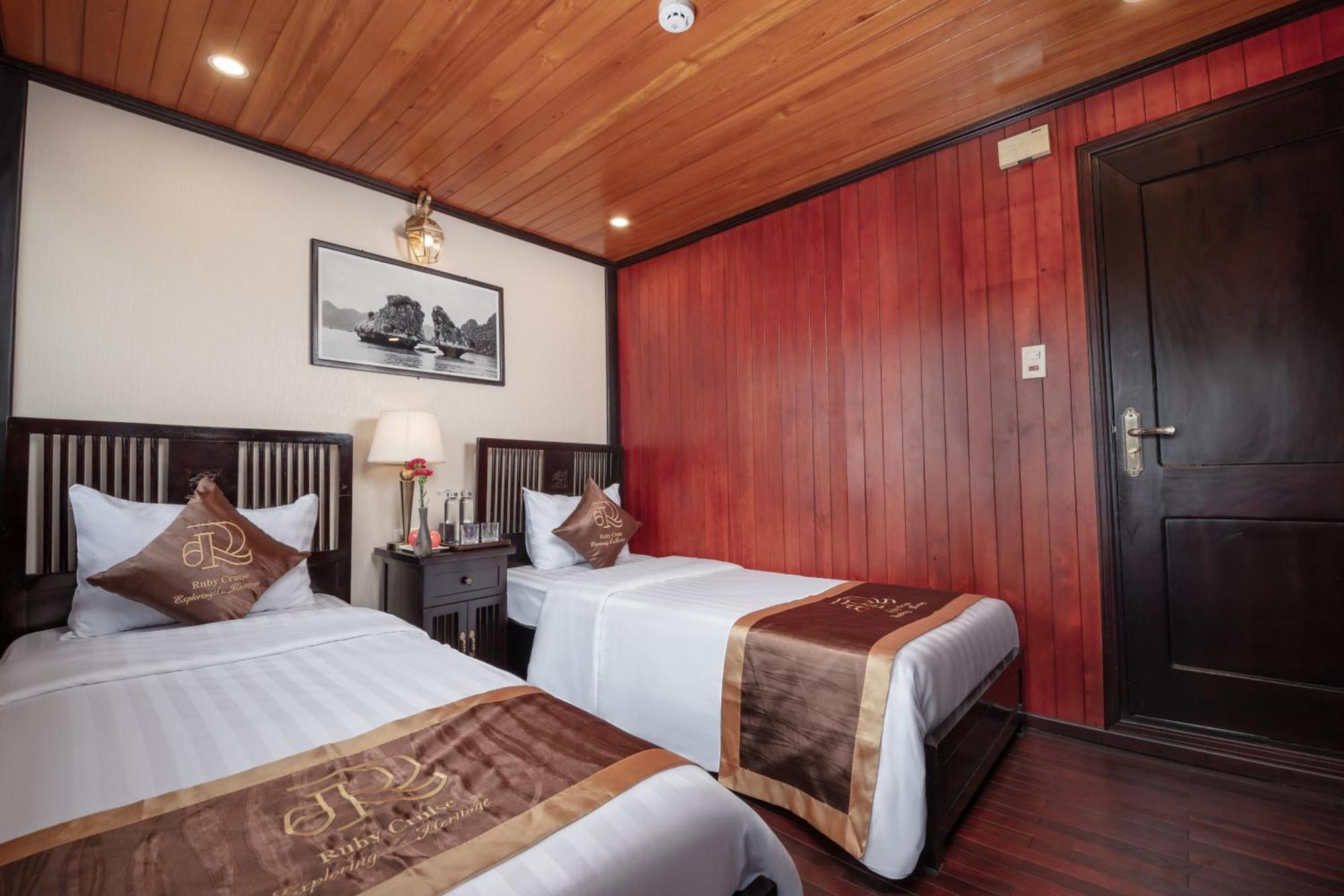 Ruby Cruise Hotel Hạ Long-öböl Kültér fotó