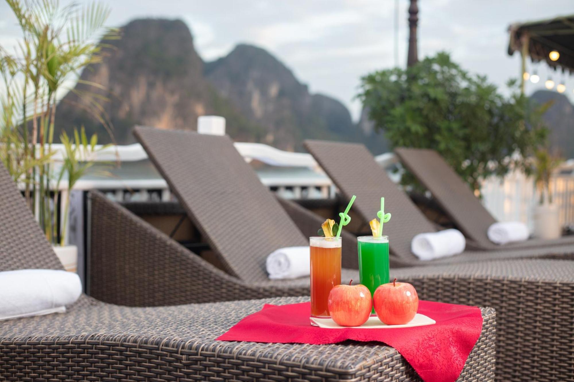 Ruby Cruise Hotel Hạ Long-öböl Kültér fotó