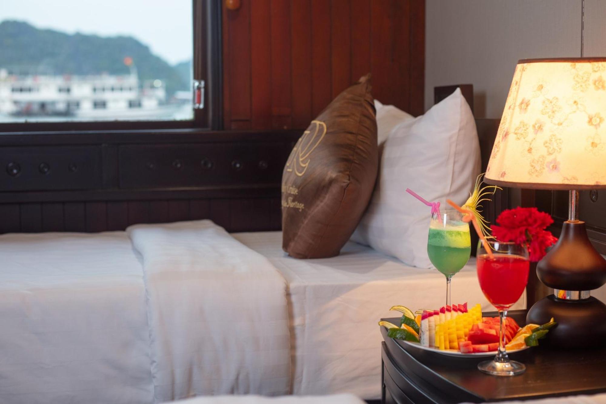 Ruby Cruise Hotel Hạ Long-öböl Kültér fotó