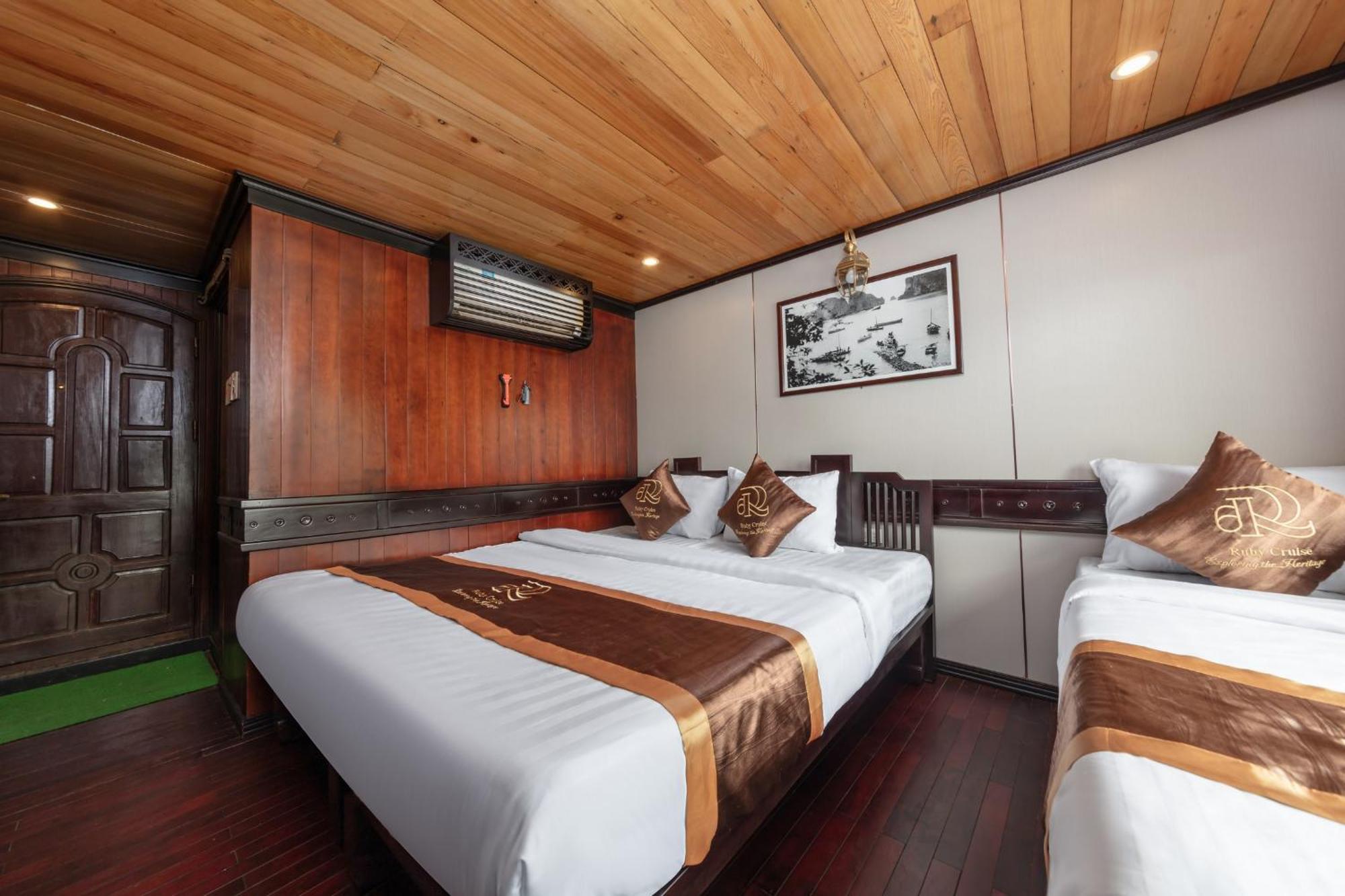Ruby Cruise Hotel Hạ Long-öböl Kültér fotó