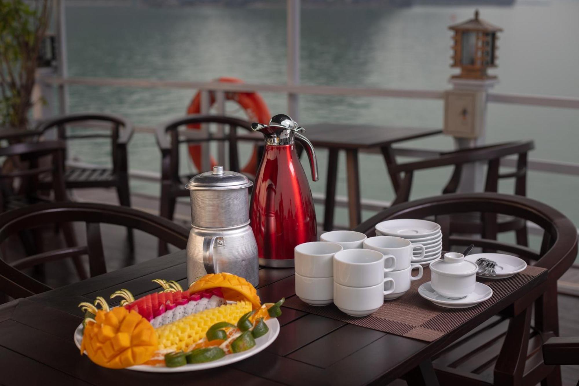 Ruby Cruise Hotel Hạ Long-öböl Kültér fotó