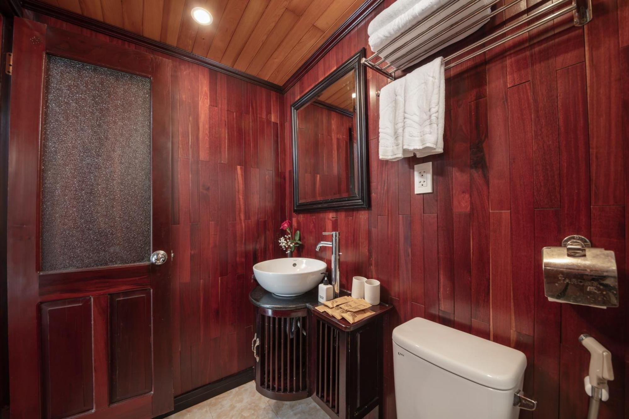 Ruby Cruise Hotel Hạ Long-öböl Kültér fotó