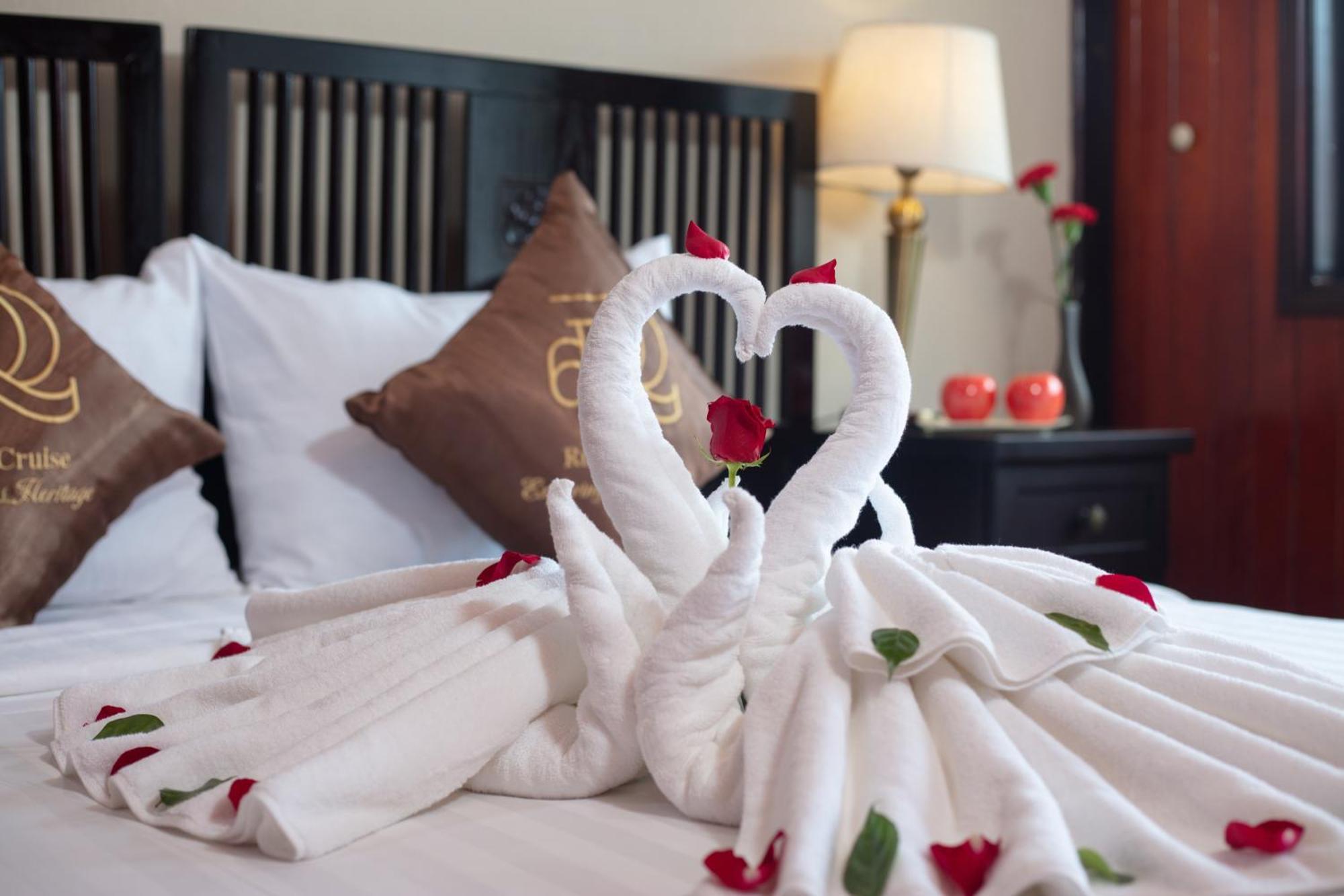 Ruby Cruise Hotel Hạ Long-öböl Kültér fotó